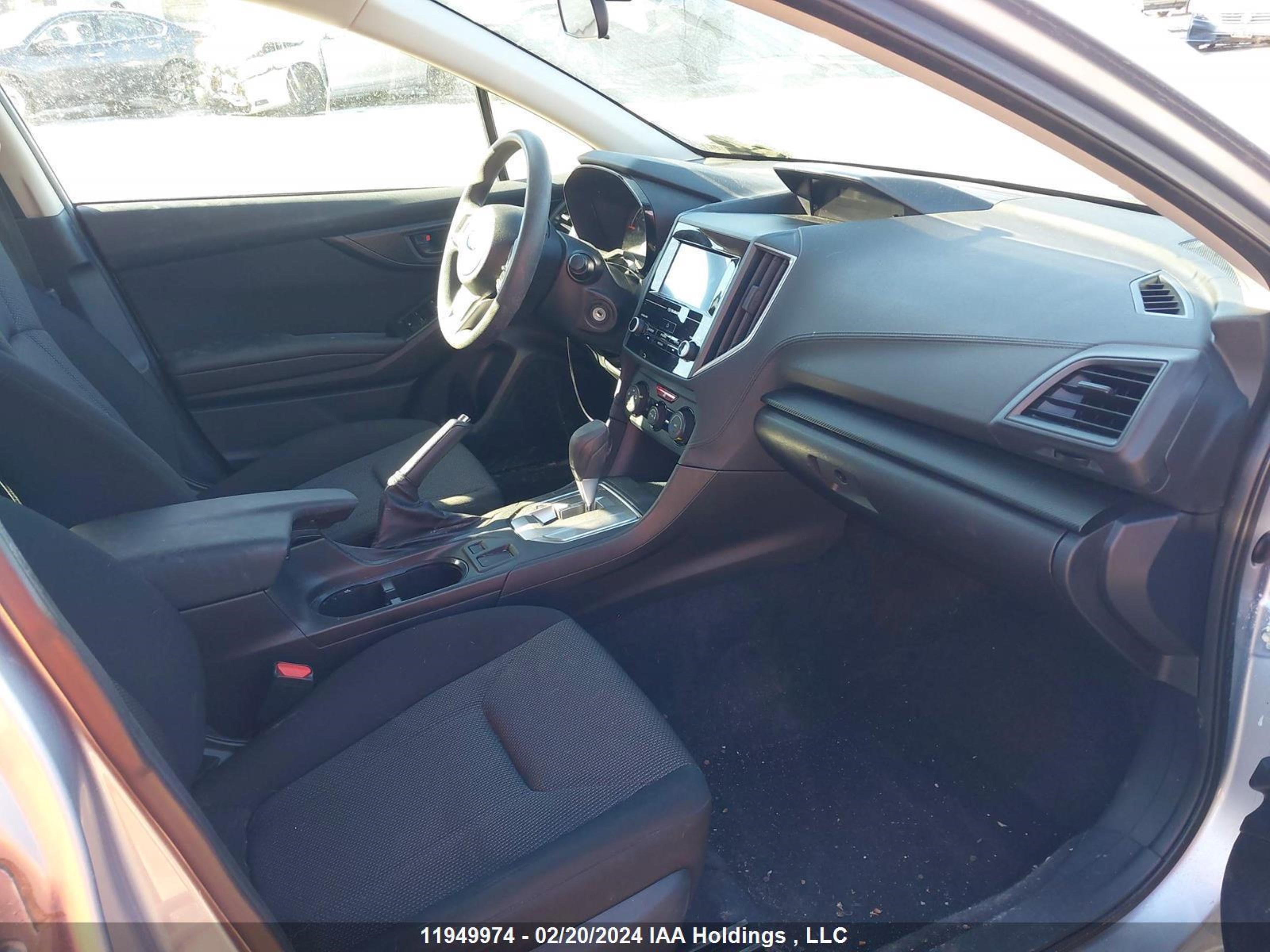 Photo 4 VIN: 4S3GTAA60J3723894 - SUBARU IMPREZA 