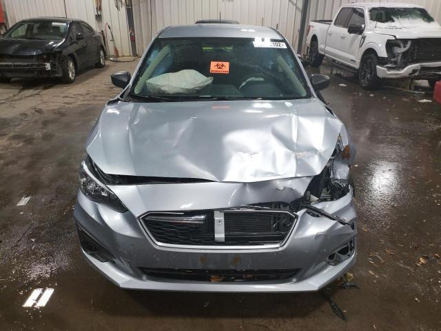 Photo 4 VIN: 4S3GTAA60J3734989 - SUBARU IMPREZA 