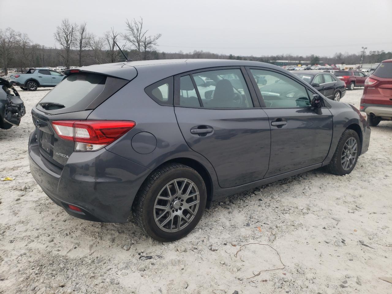 Photo 2 VIN: 4S3GTAA60K3744889 - SUBARU IMPREZA 