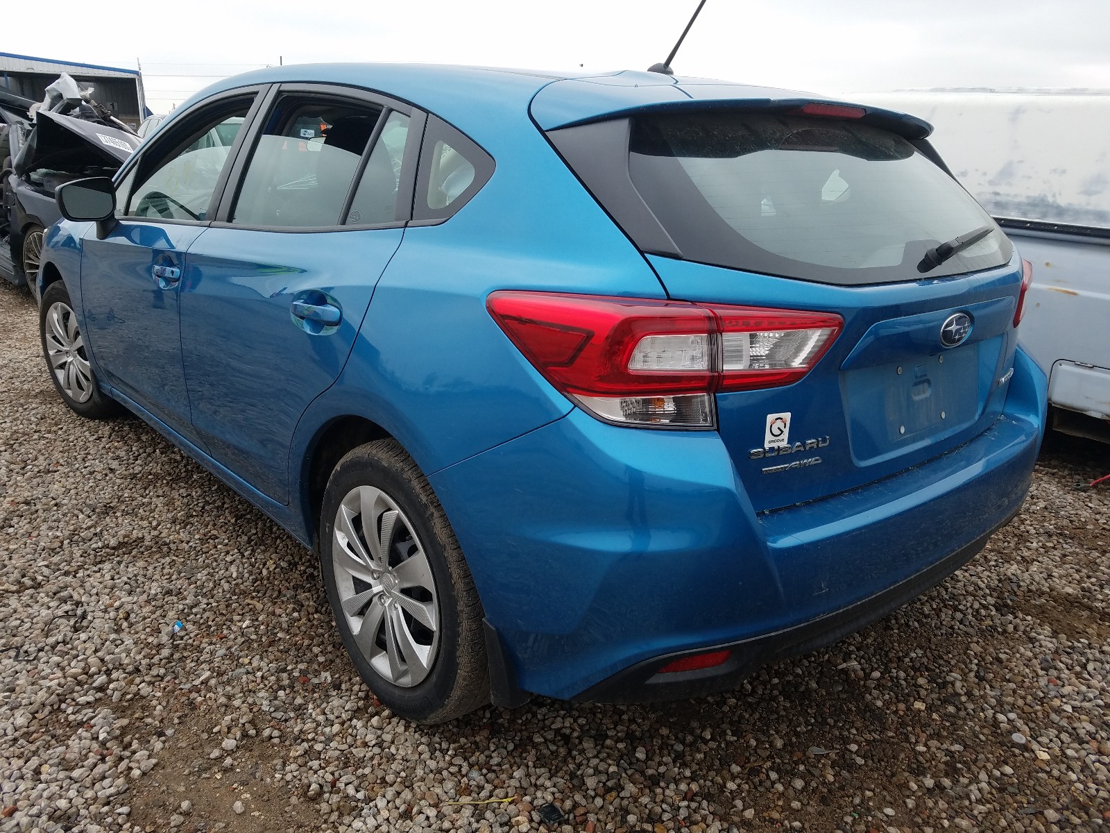 Photo 2 VIN: 4S3GTAA61J1752090 - SUBARU IMPREZA 