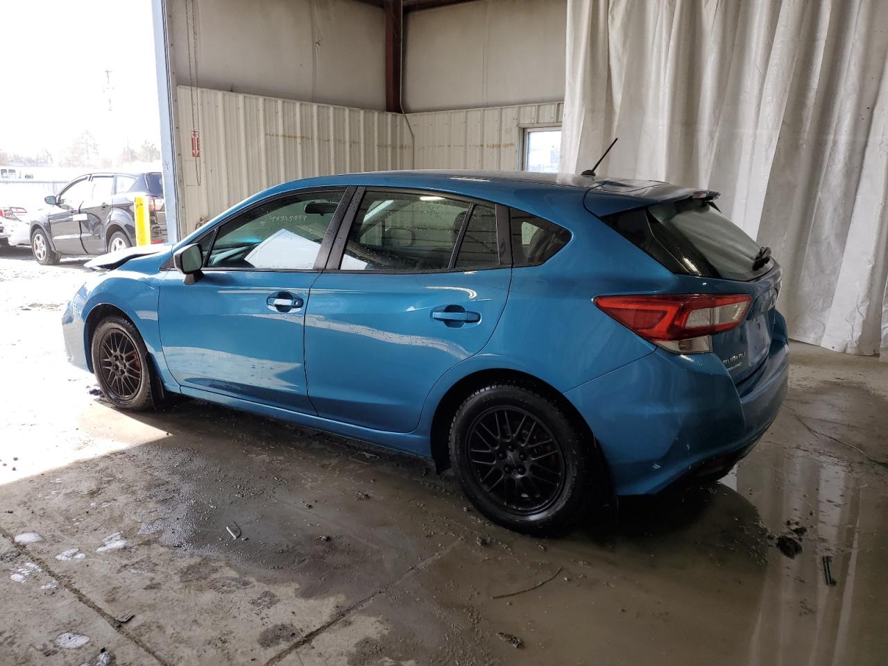 Photo 1 VIN: 4S3GTAA61J3721572 - SUBARU IMPREZA 