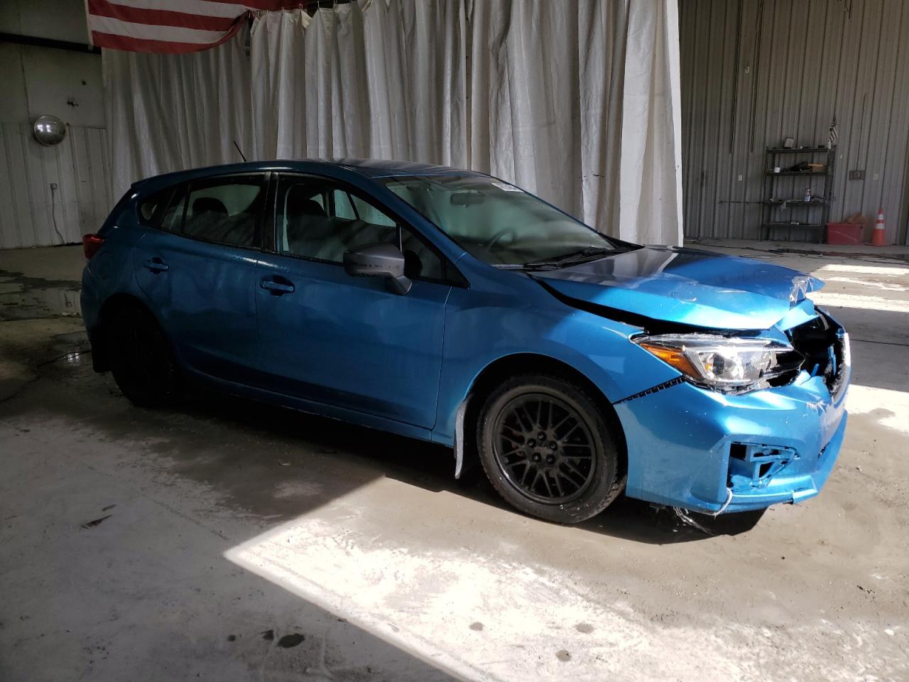 Photo 3 VIN: 4S3GTAA61J3721572 - SUBARU IMPREZA 