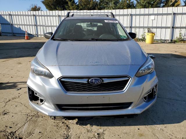 Photo 4 VIN: 4S3GTAA61J3722804 - SUBARU IMPREZA 