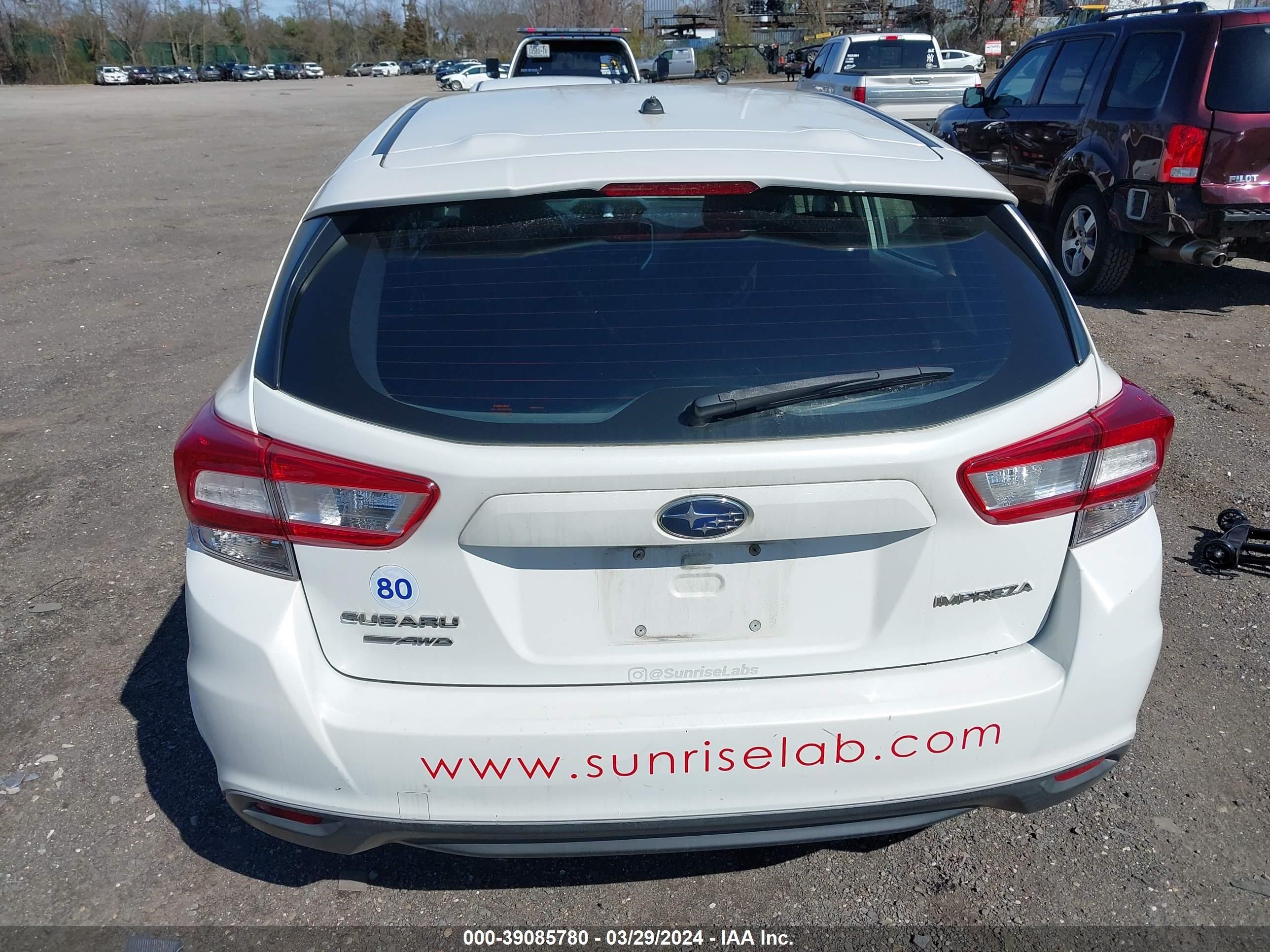 Photo 15 VIN: 4S3GTAA63J3740401 - SUBARU IMPREZA 