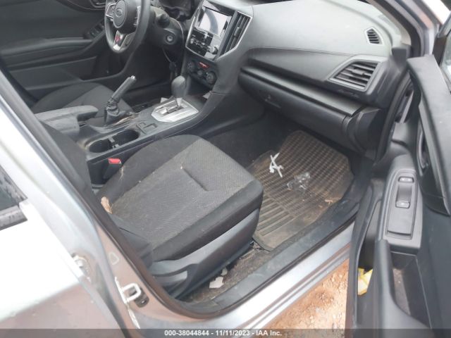 Photo 4 VIN: 4S3GTAA63J3741693 - SUBARU IMPREZA 