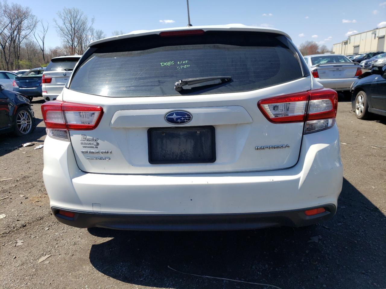 Photo 5 VIN: 4S3GTAA63K3720697 - SUBARU IMPREZA 