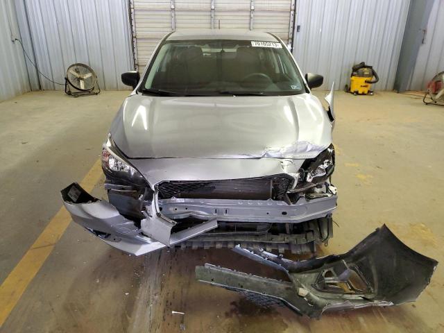 Photo 4 VIN: 4S3GTAA65K3742068 - SUBARU IMPREZA 