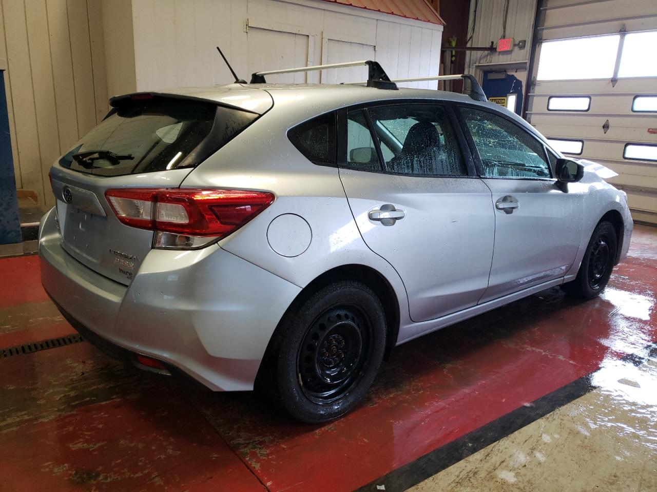 Photo 2 VIN: 4S3GTAA66H3726082 - SUBARU IMPREZA 