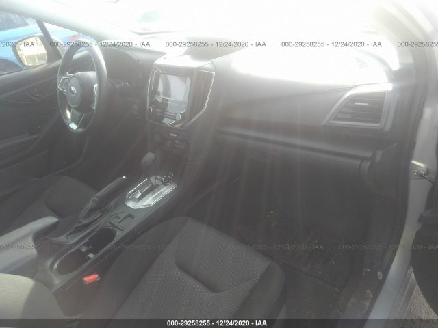 Photo 4 VIN: 4S3GTAA67J3716893 - SUBARU IMPREZA 