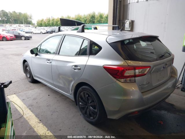 Photo 2 VIN: 4S3GTAA67J3751451 - SUBARU IMPREZA 