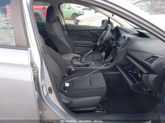 Photo 4 VIN: 4S3GTAA67K1727325 - SUBARU IMPREZA 