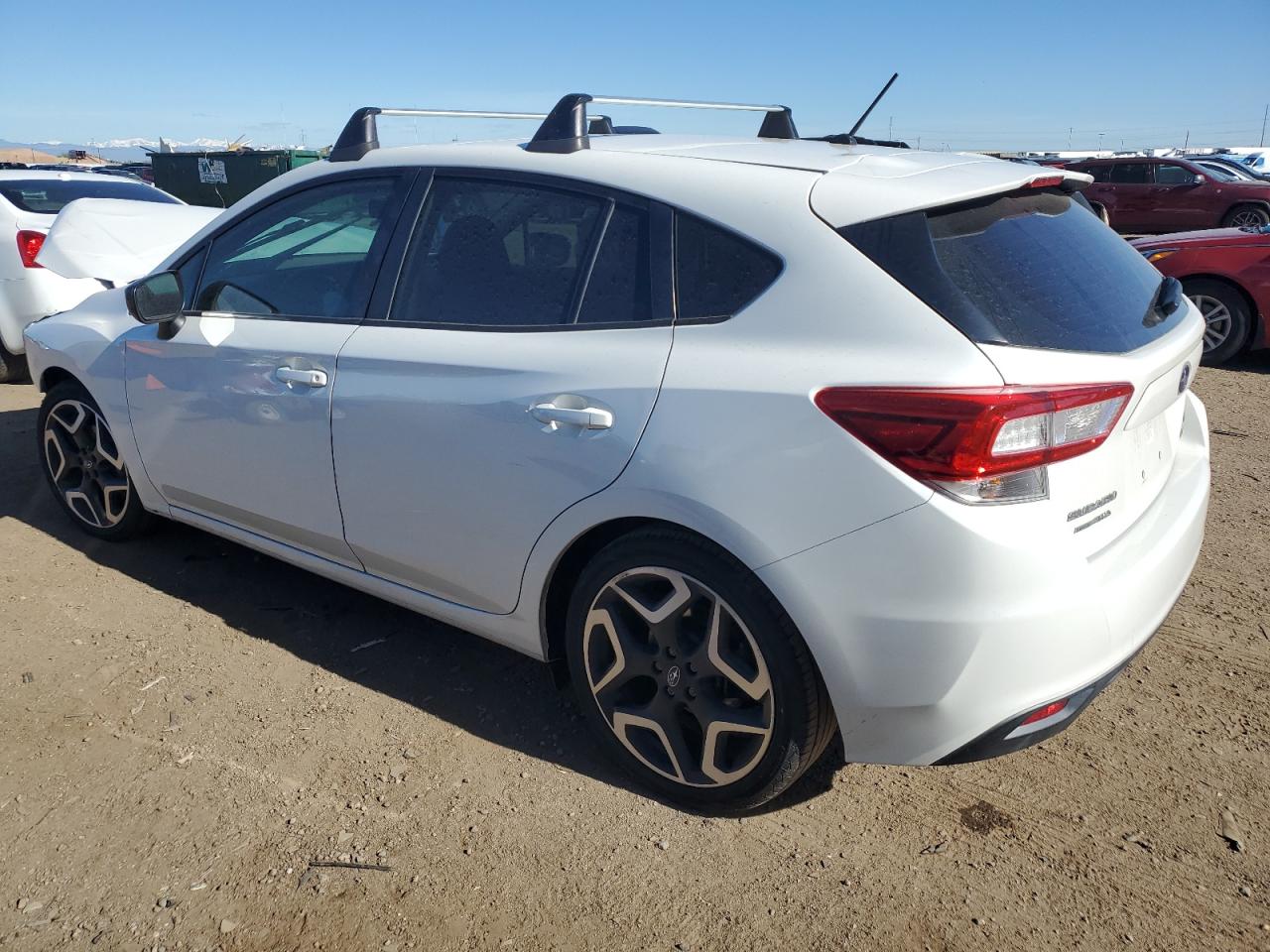 Photo 1 VIN: 4S3GTAA69J1752936 - SUBARU IMPREZA 