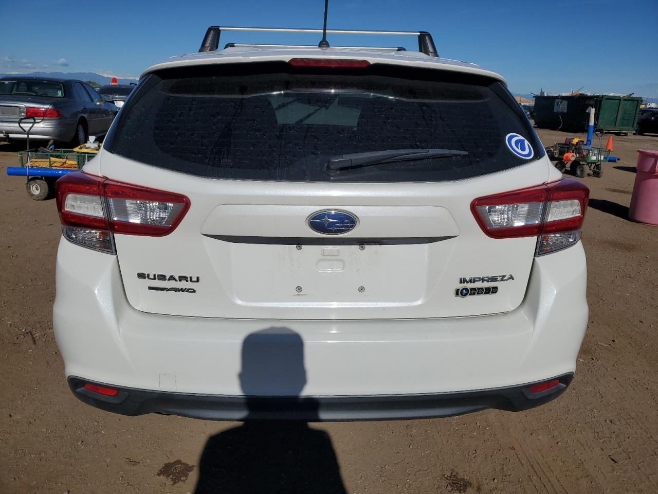 Photo 5 VIN: 4S3GTAA69J1752936 - SUBARU IMPREZA 