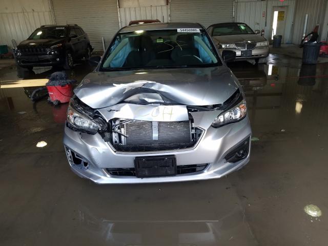 Photo 8 VIN: 4S3GTAA69J3722842 - SUBARU IMPREZA 