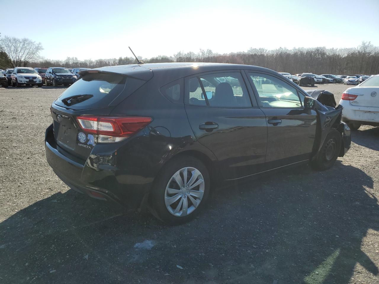 Photo 2 VIN: 4S3GTAA69J3723196 - SUBARU IMPREZA 