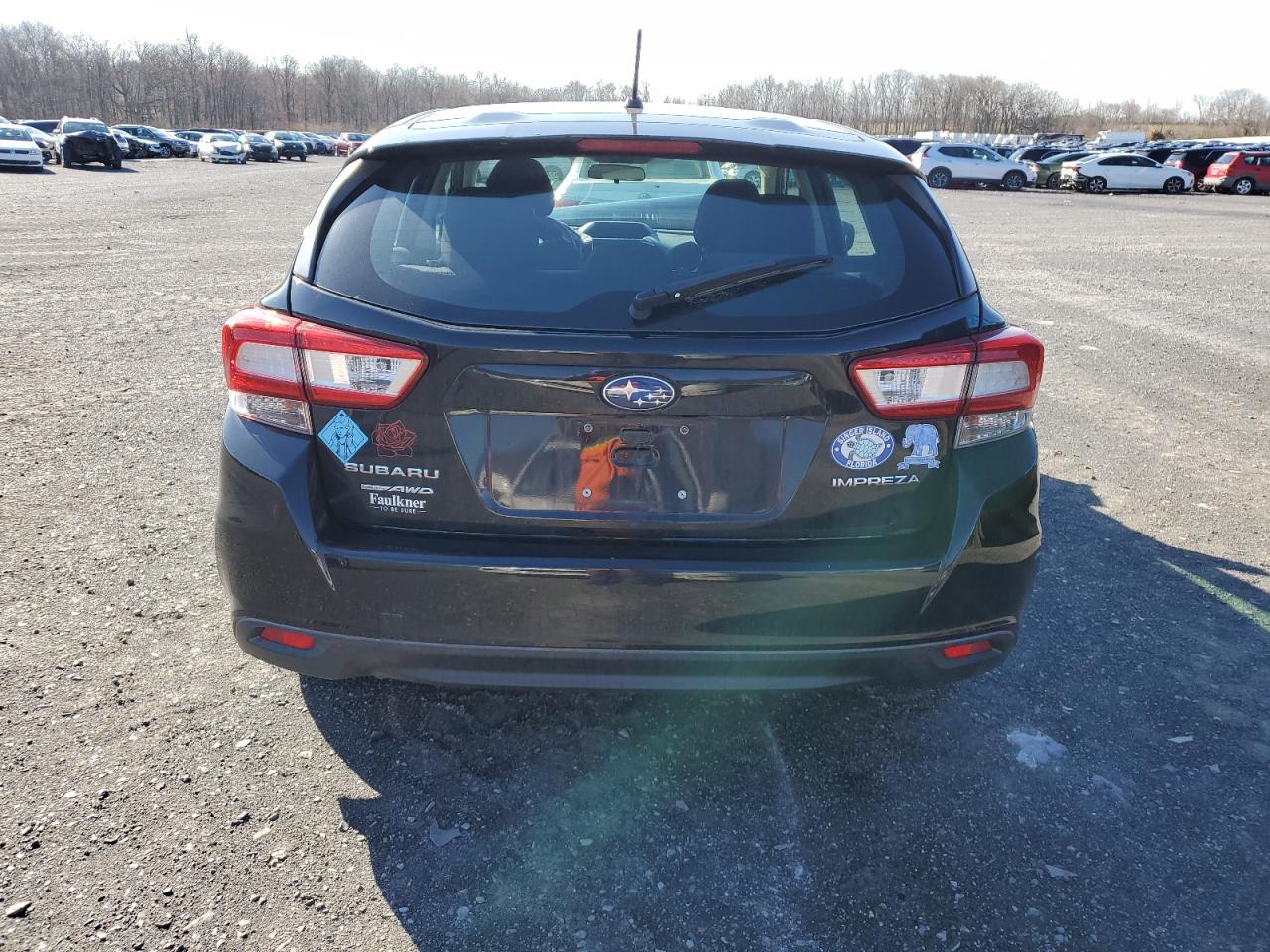 Photo 5 VIN: 4S3GTAA69J3723196 - SUBARU IMPREZA 