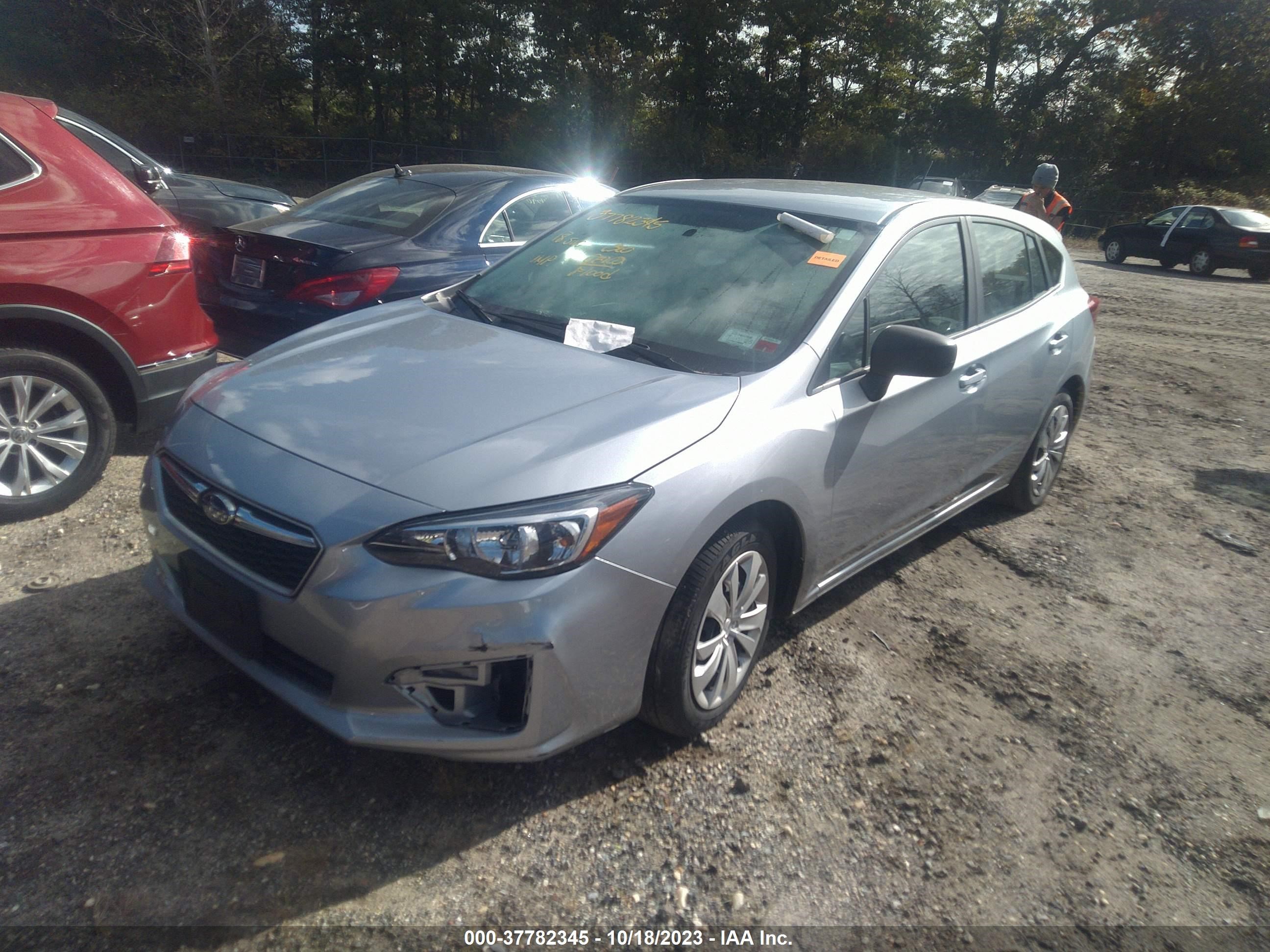 Photo 1 VIN: 4S3GTAA69J3731881 - SUBARU IMPREZA 