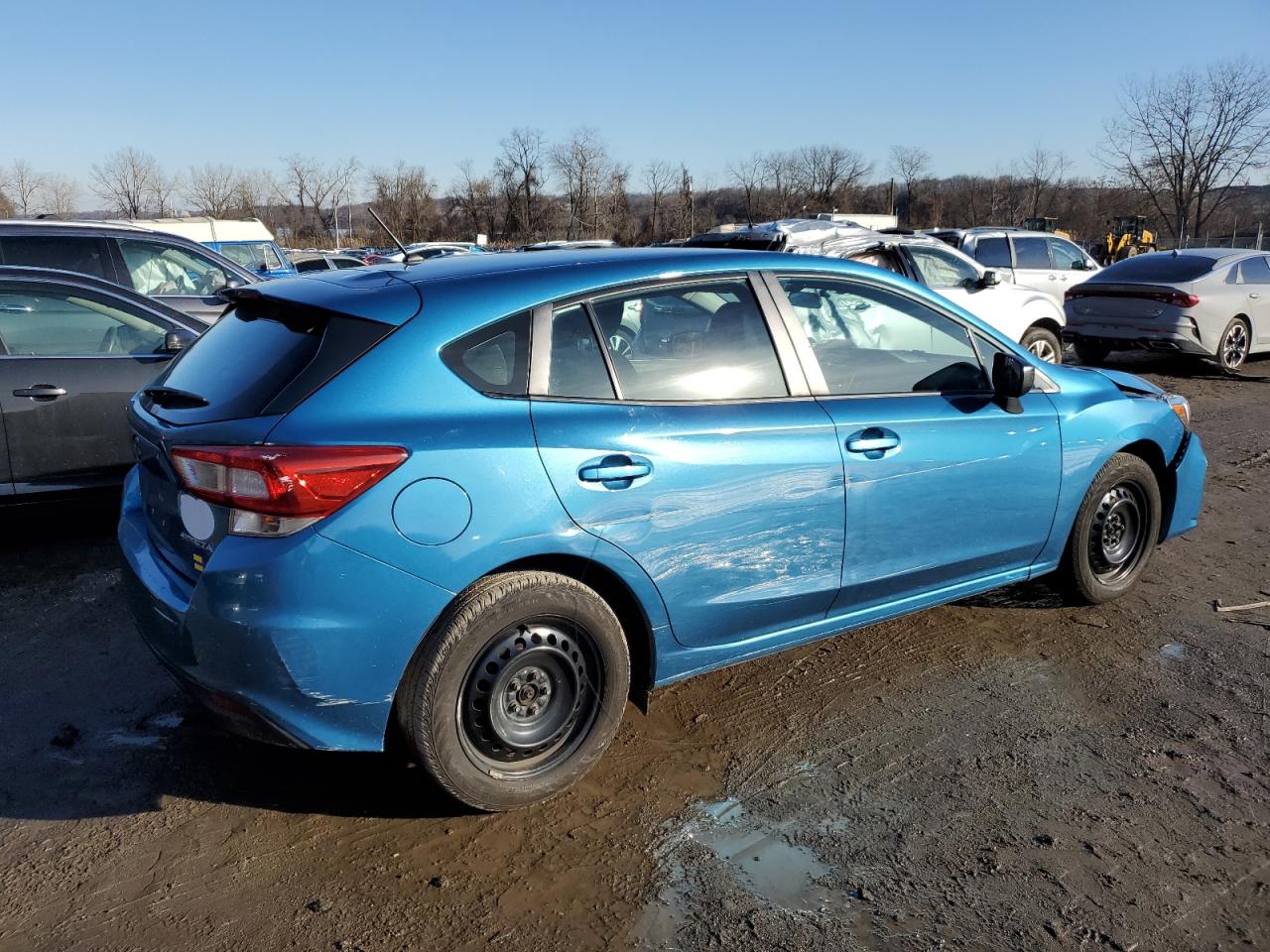 Photo 2 VIN: 4S3GTAA69J3732075 - SUBARU IMPREZA 