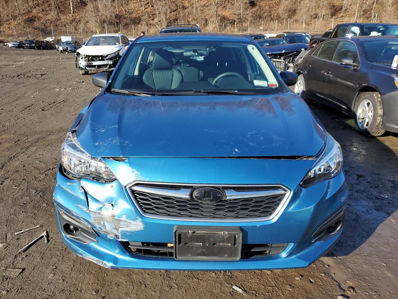 Photo 4 VIN: 4S3GTAA69J3732075 - SUBARU IMPREZA 