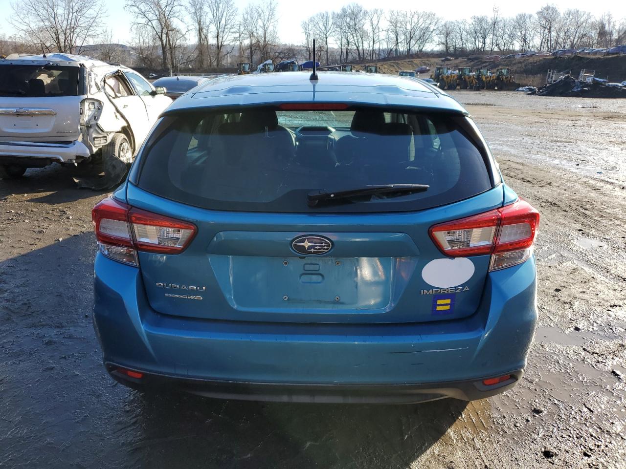 Photo 5 VIN: 4S3GTAA69J3732075 - SUBARU IMPREZA 