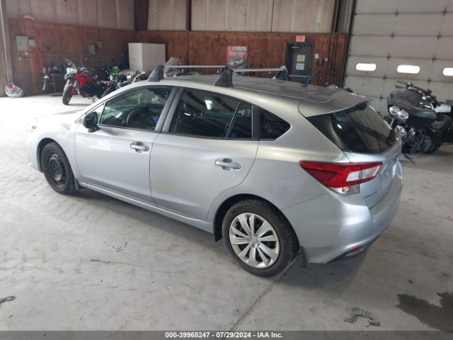 Photo 2 VIN: 4S3GTAA69J3745599 - SUBARU IMPREZA 