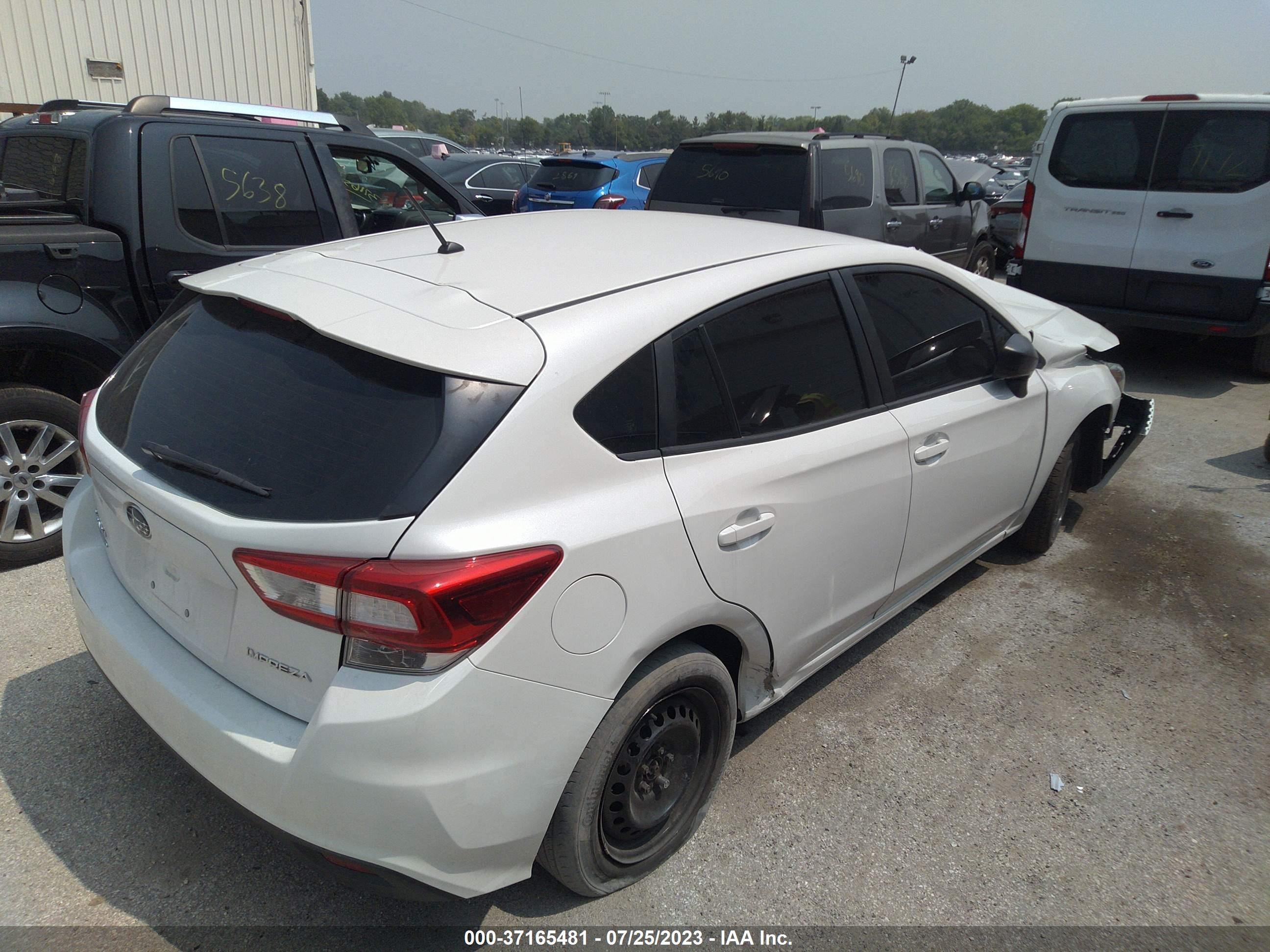 Photo 3 VIN: 4S3GTAA69K3721367 - SUBARU IMPREZA 