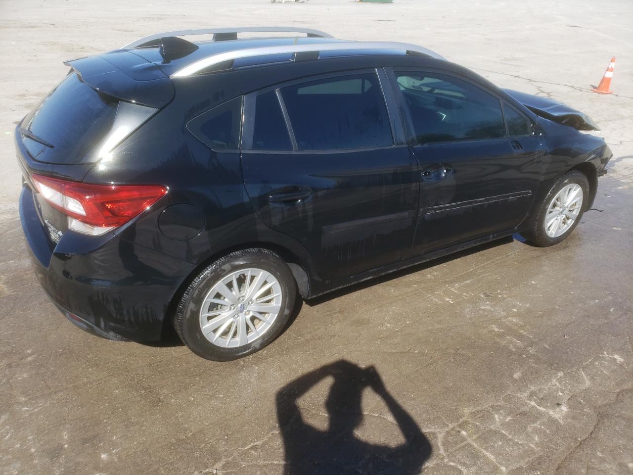 Photo 2 VIN: 4S3GTAB62H3723923 - SUBARU IMPREZA 