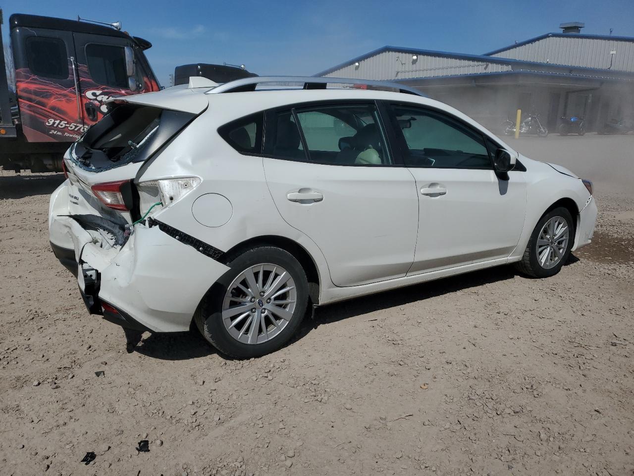 Photo 2 VIN: 4S3GTAB64J3701928 - SUBARU IMPREZA 