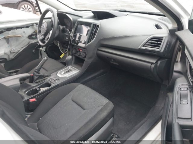 Photo 4 VIN: 4S3GTAB65J3742472 - SUBARU IMPREZA 