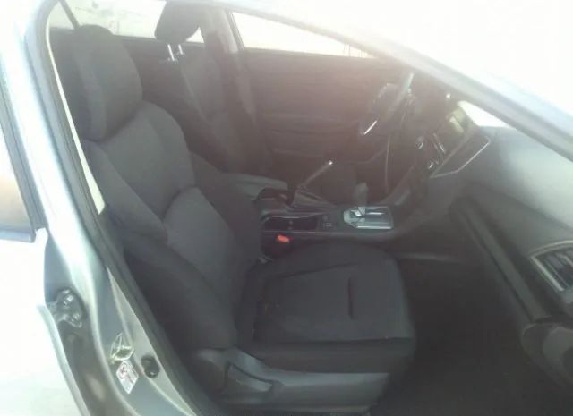 Photo 4 VIN: 4S3GTAB66H3749733 - SUBARU IMPREZA 