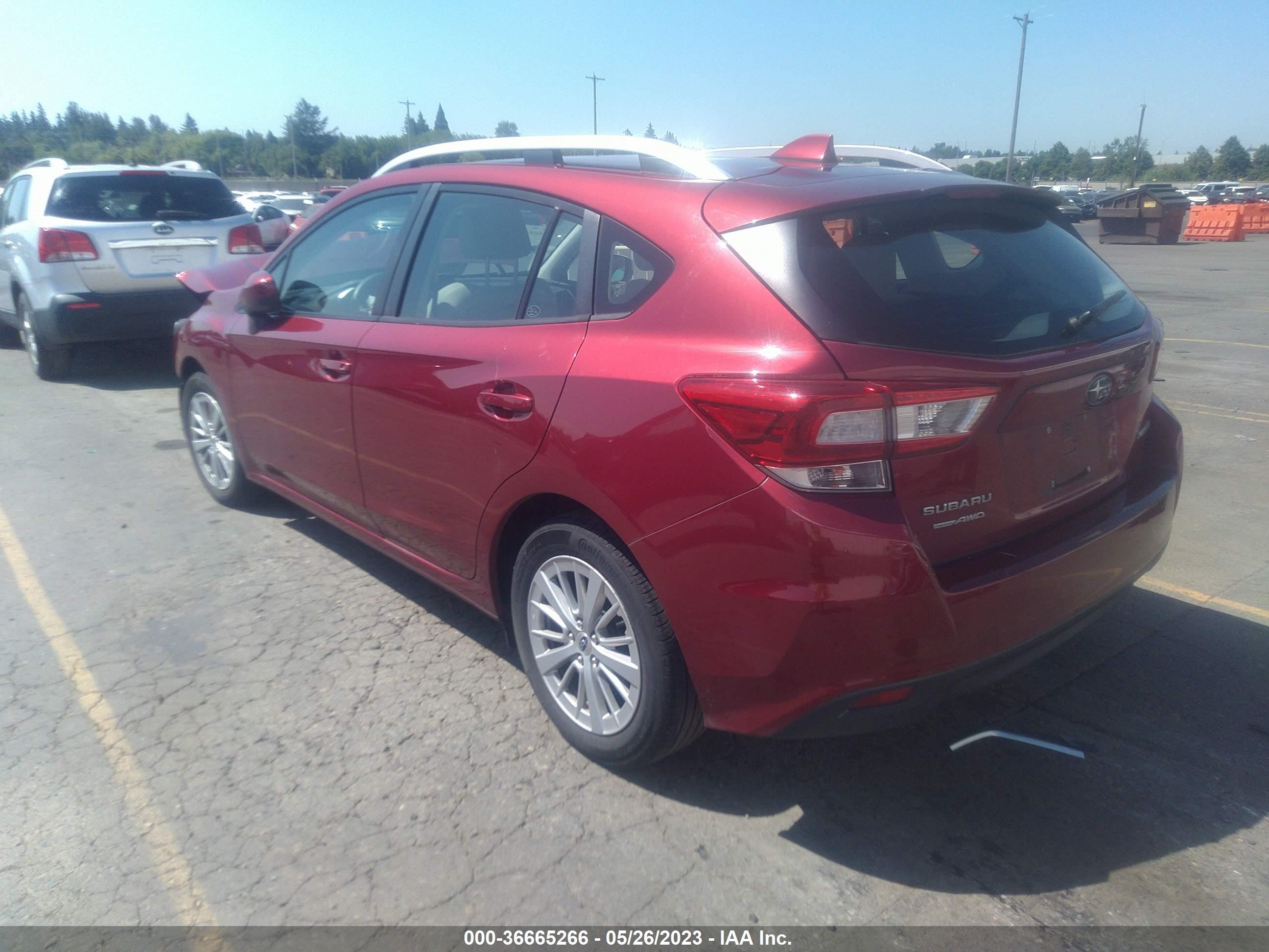 Photo 2 VIN: 4S3GTAB66J3713174 - SUBARU IMPREZA 