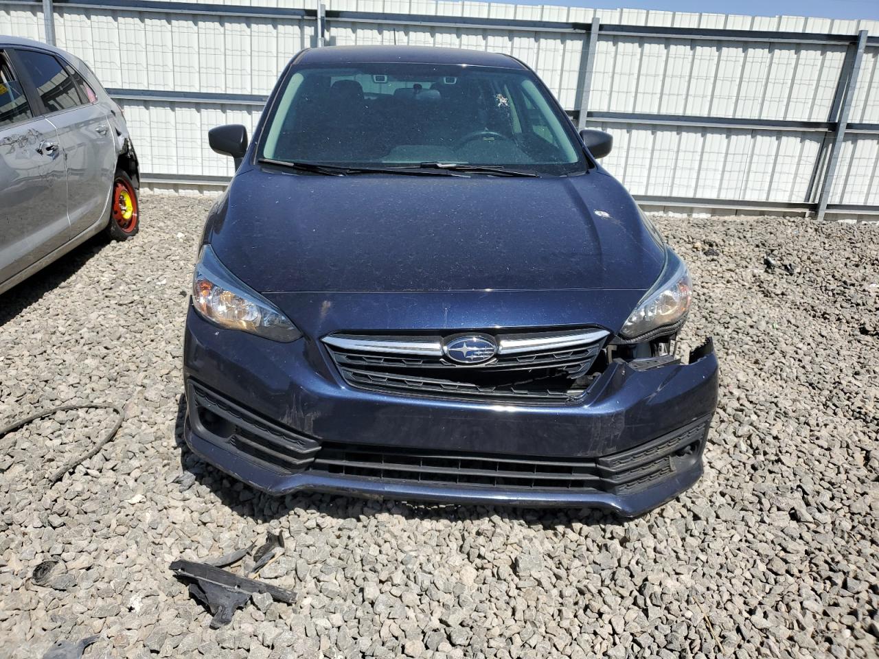 Photo 4 VIN: 4S3GTAB68L3711428 - SUBARU IMPREZA 