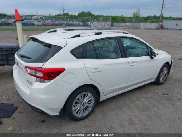 Photo 3 VIN: 4S3GTAB6XH3708666 - SUBARU IMPREZA 