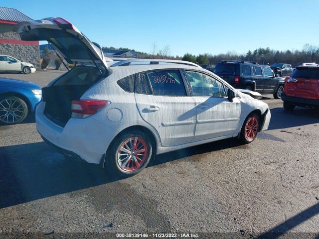 Photo 3 VIN: 4S3GTAB6XH3714662 - SUBARU IMPREZA 