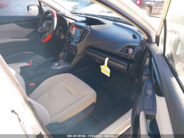 Photo 4 VIN: 4S3GTAB6XH3714662 - SUBARU IMPREZA 