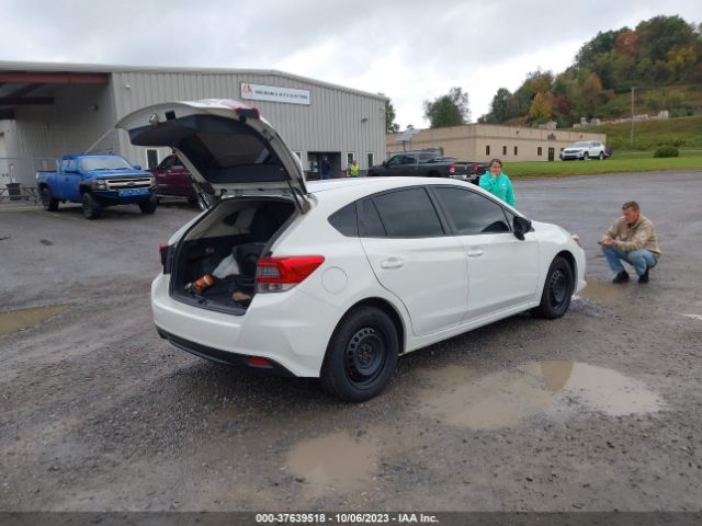 Photo 3 VIN: 4S3GTAB6XM3704823 - SUBARU IMPREZA 