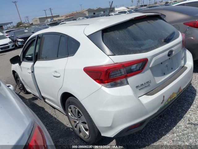 Photo 2 VIN: 4S3GTAB6XP3703434 - SUBARU IMPREZA 