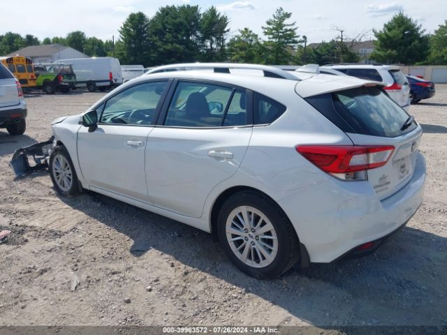 Photo 2 VIN: 4S3GTAD65J3753663 - SUBARU IMPREZA 