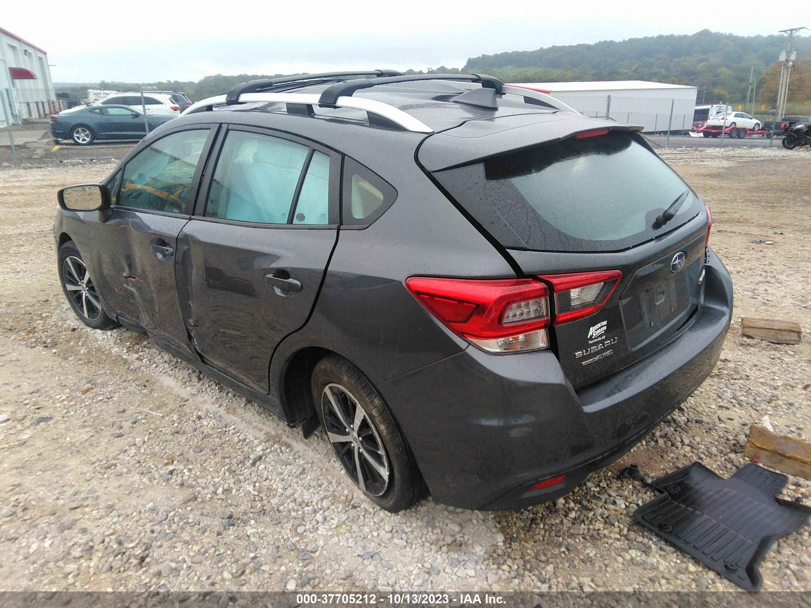 Photo 2 VIN: 4S3GTAD69N3725600 - SUBARU IMPREZA 