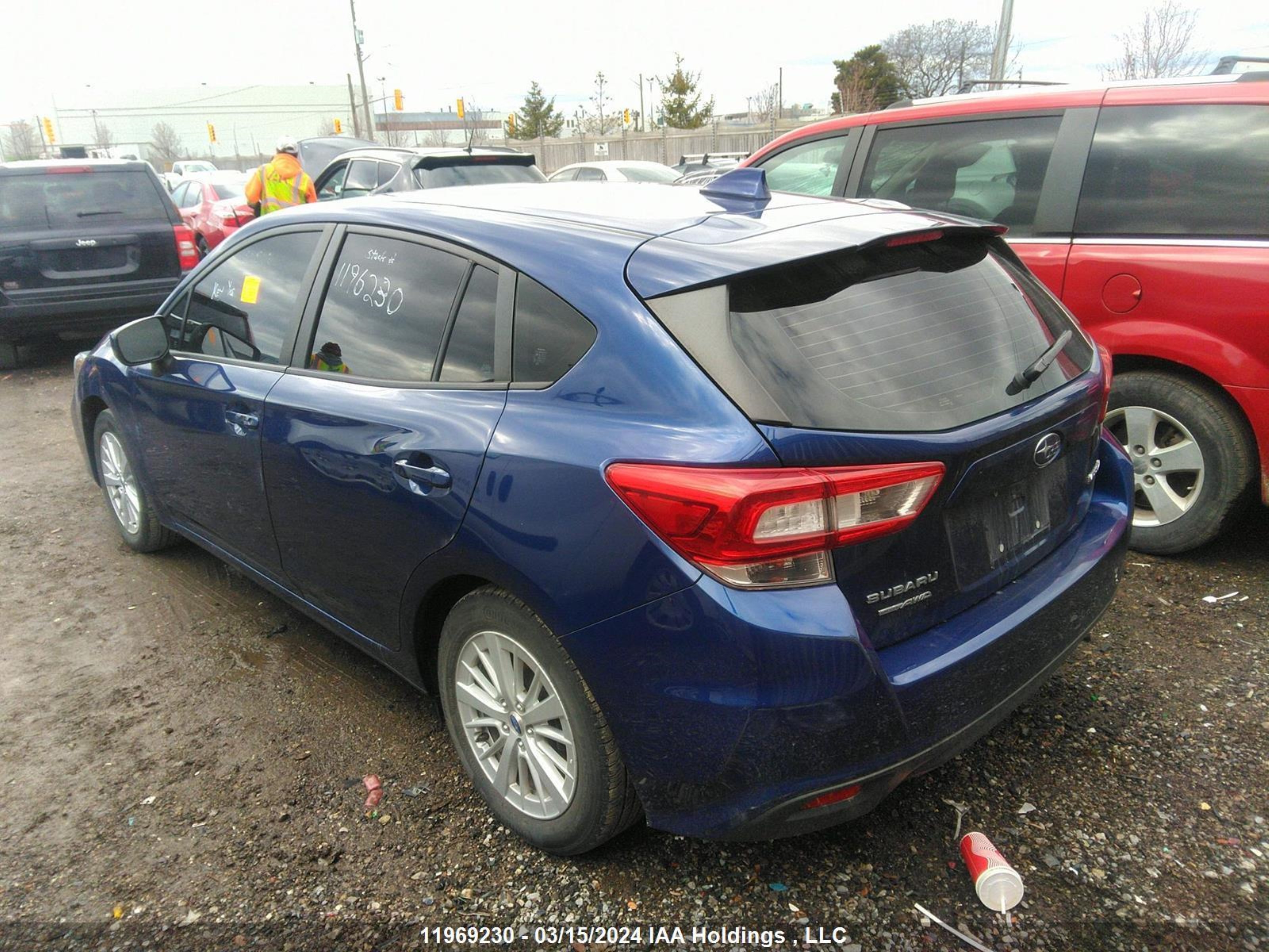 Photo 2 VIN: 4S3GTAE61J3721291 - SUBARU IMPREZA 