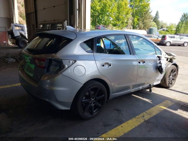 Photo 3 VIN: 4S3GTAK61H3725811 - SUBARU IMPREZA 