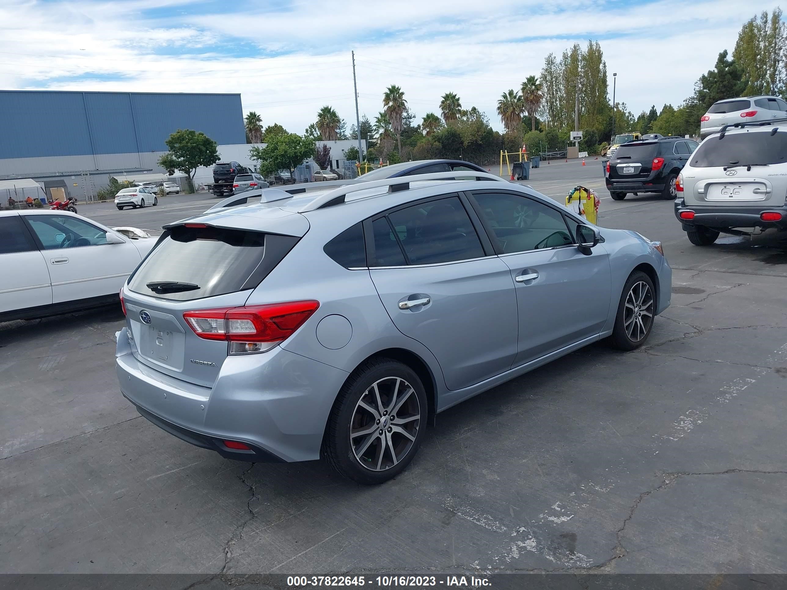 Photo 3 VIN: 4S3GTAS64K3735496 - SUBARU IMPREZA 