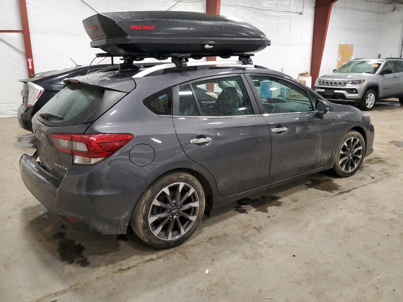 Photo 2 VIN: 4S3GTAU68N3719058 - SUBARU IMPREZA 