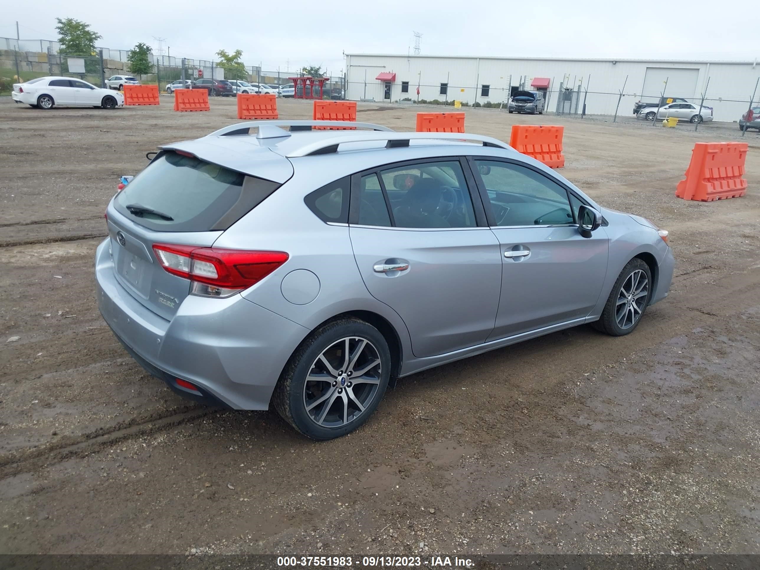 Photo 3 VIN: 4S3GTAU69H3733815 - SUBARU IMPREZA 