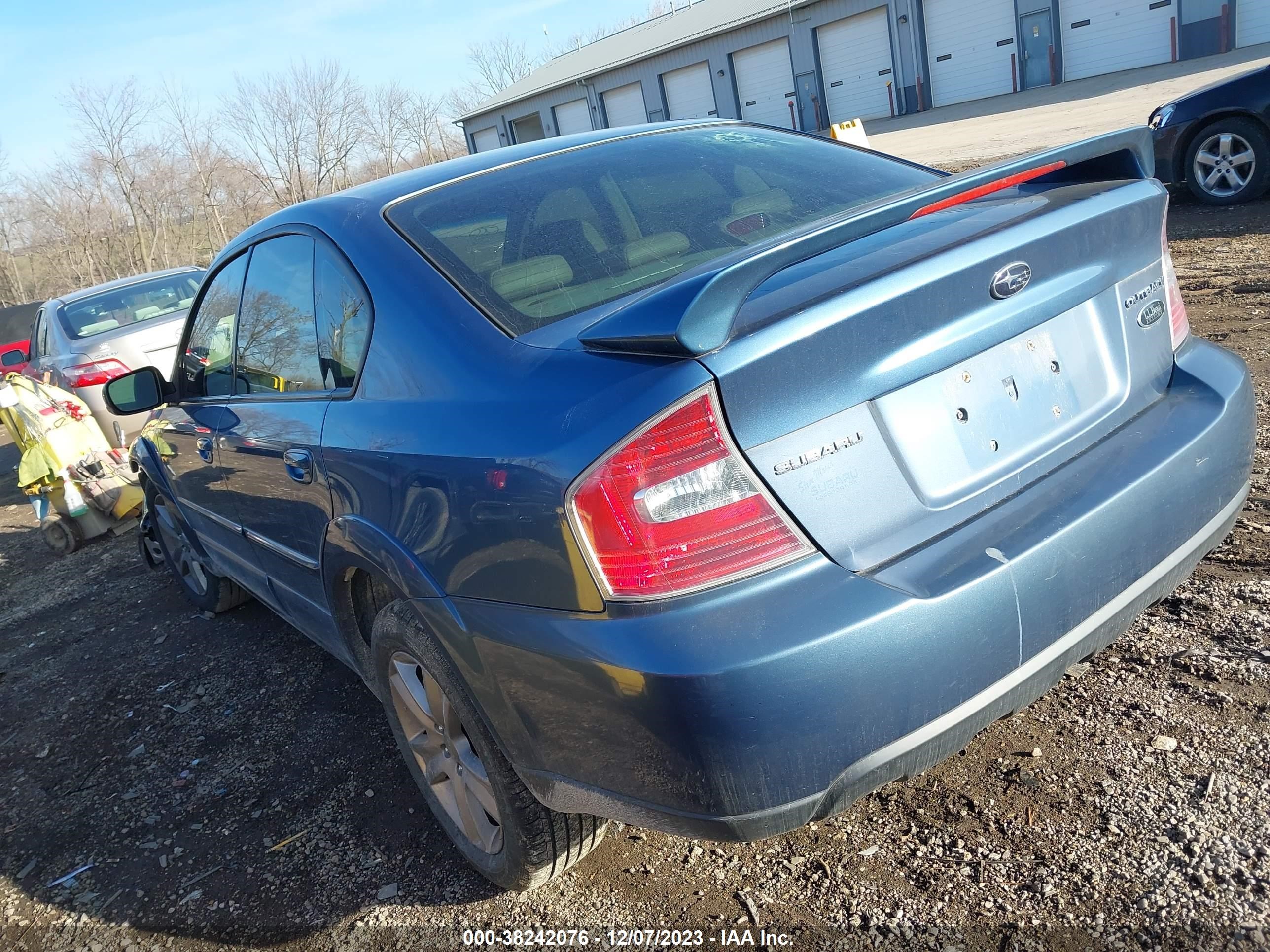 Photo 2 VIN: 4S4BL86CX74212869 - SUBARU OUTBACK 