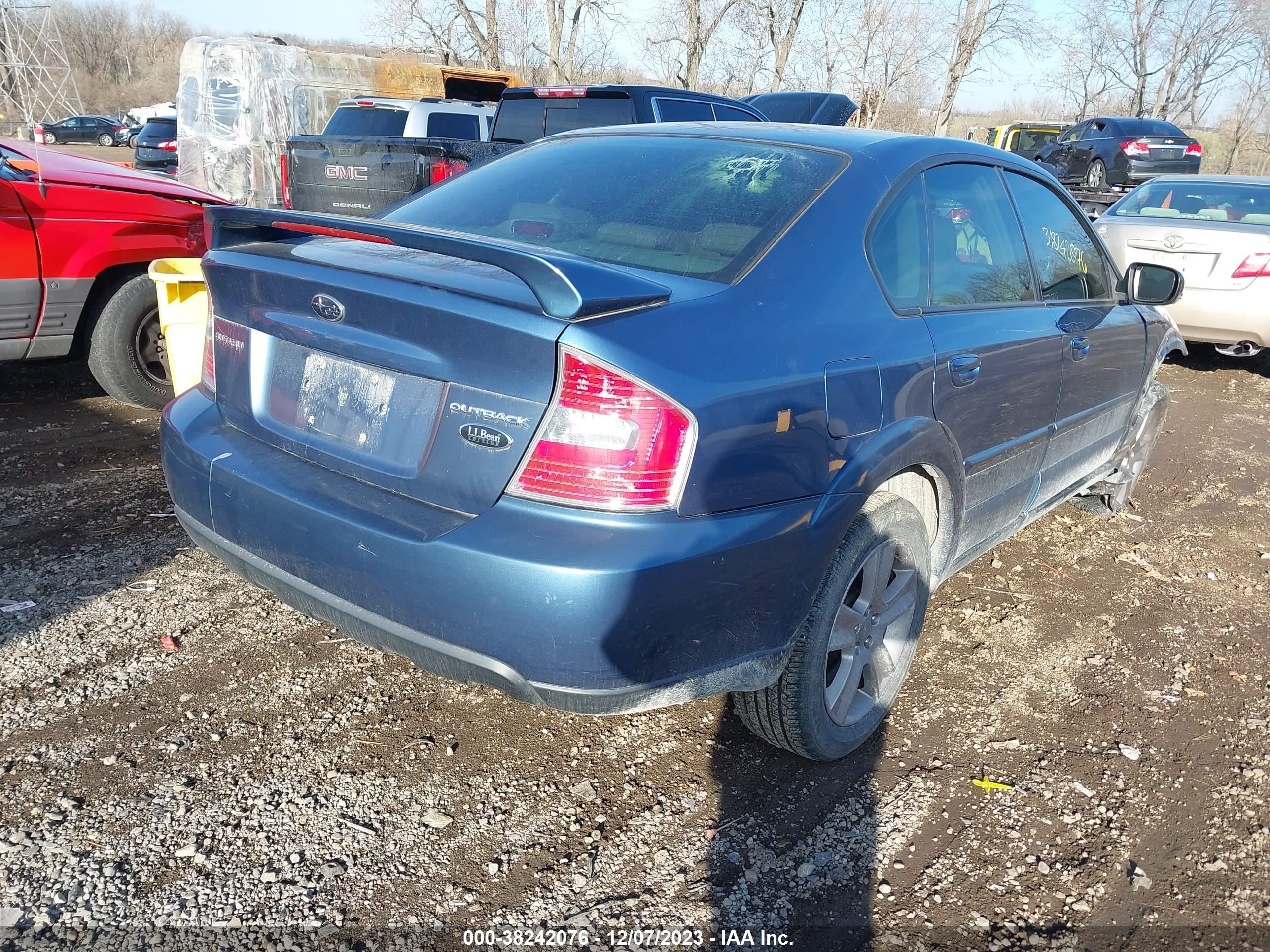 Photo 3 VIN: 4S4BL86CX74212869 - SUBARU OUTBACK 