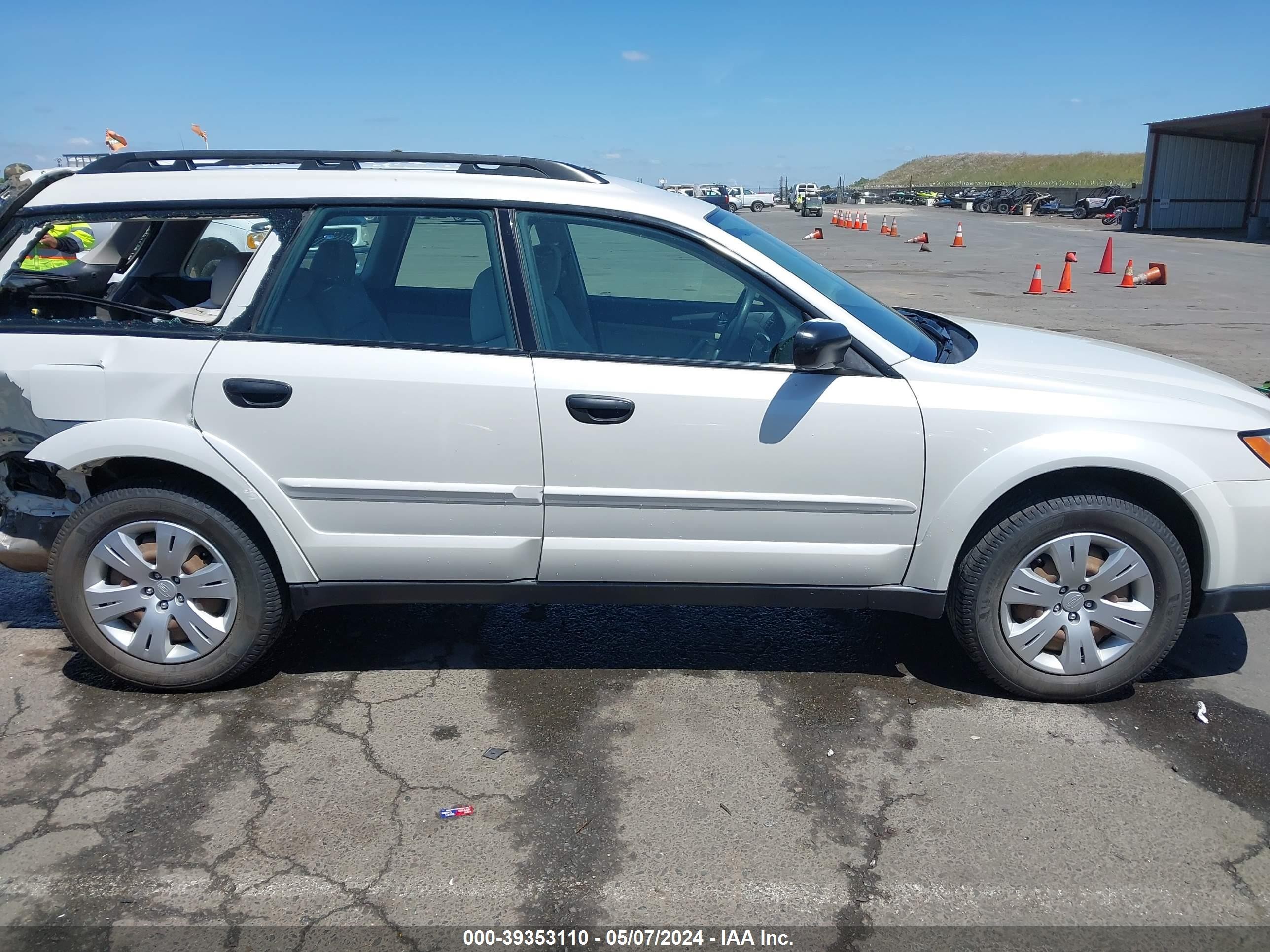 Photo 13 VIN: 4S4BP60C496322194 - SUBARU OUTBACK 