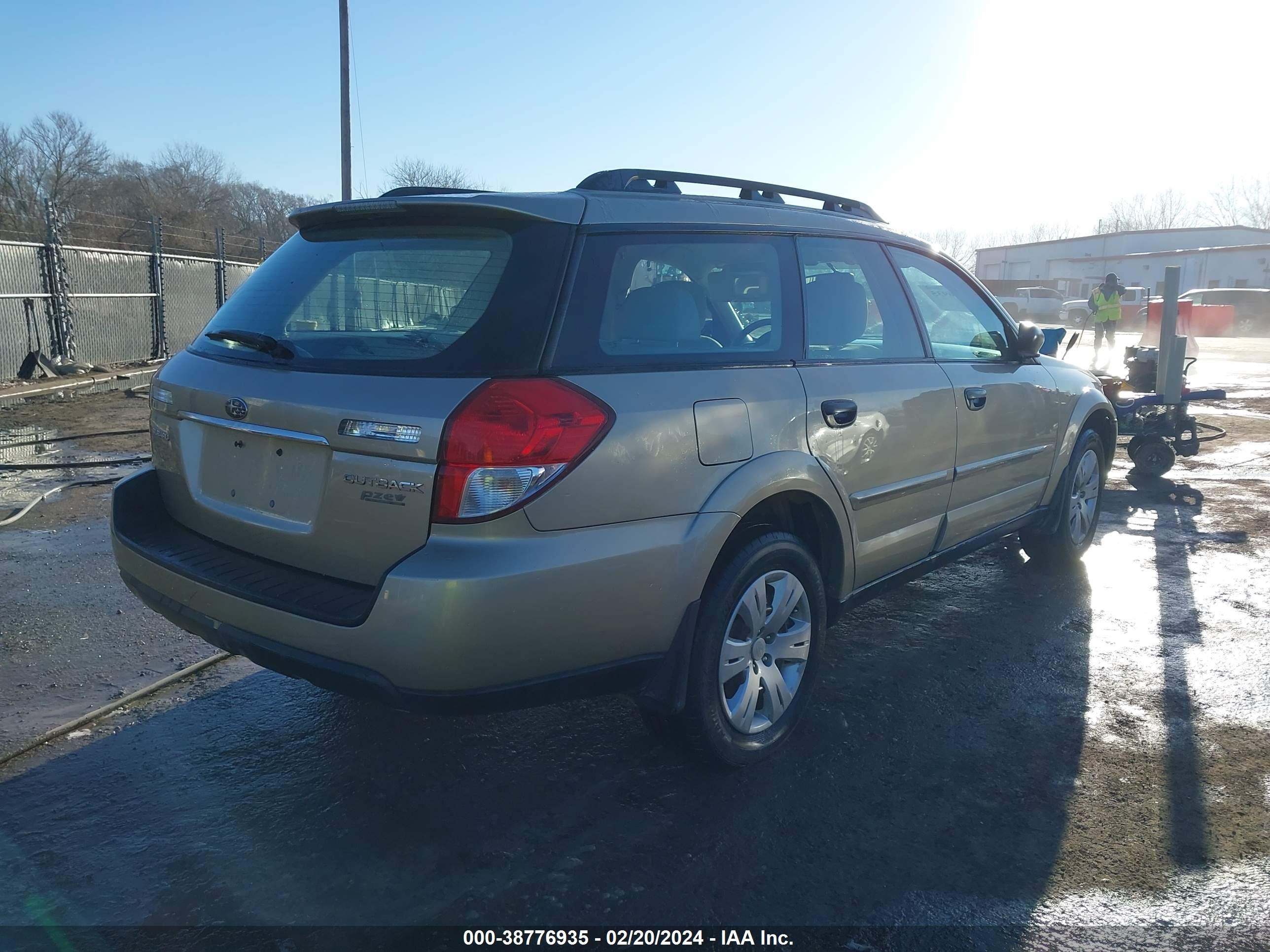 Photo 3 VIN: 4S4BP60C587327347 - SUBARU OUTBACK 