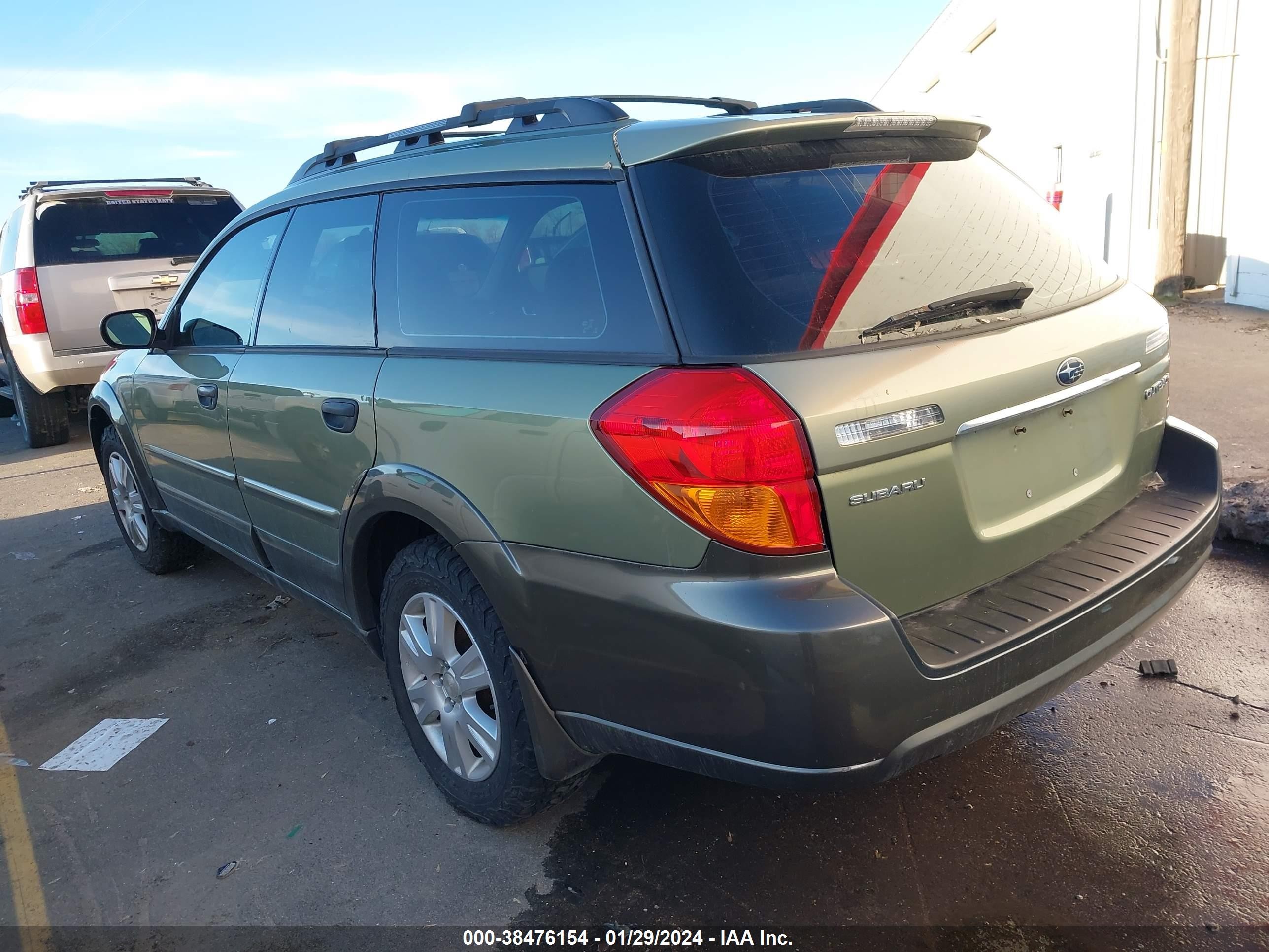 Photo 2 VIN: 4S4BP61C157371601 - SUBARU OUTBACK 