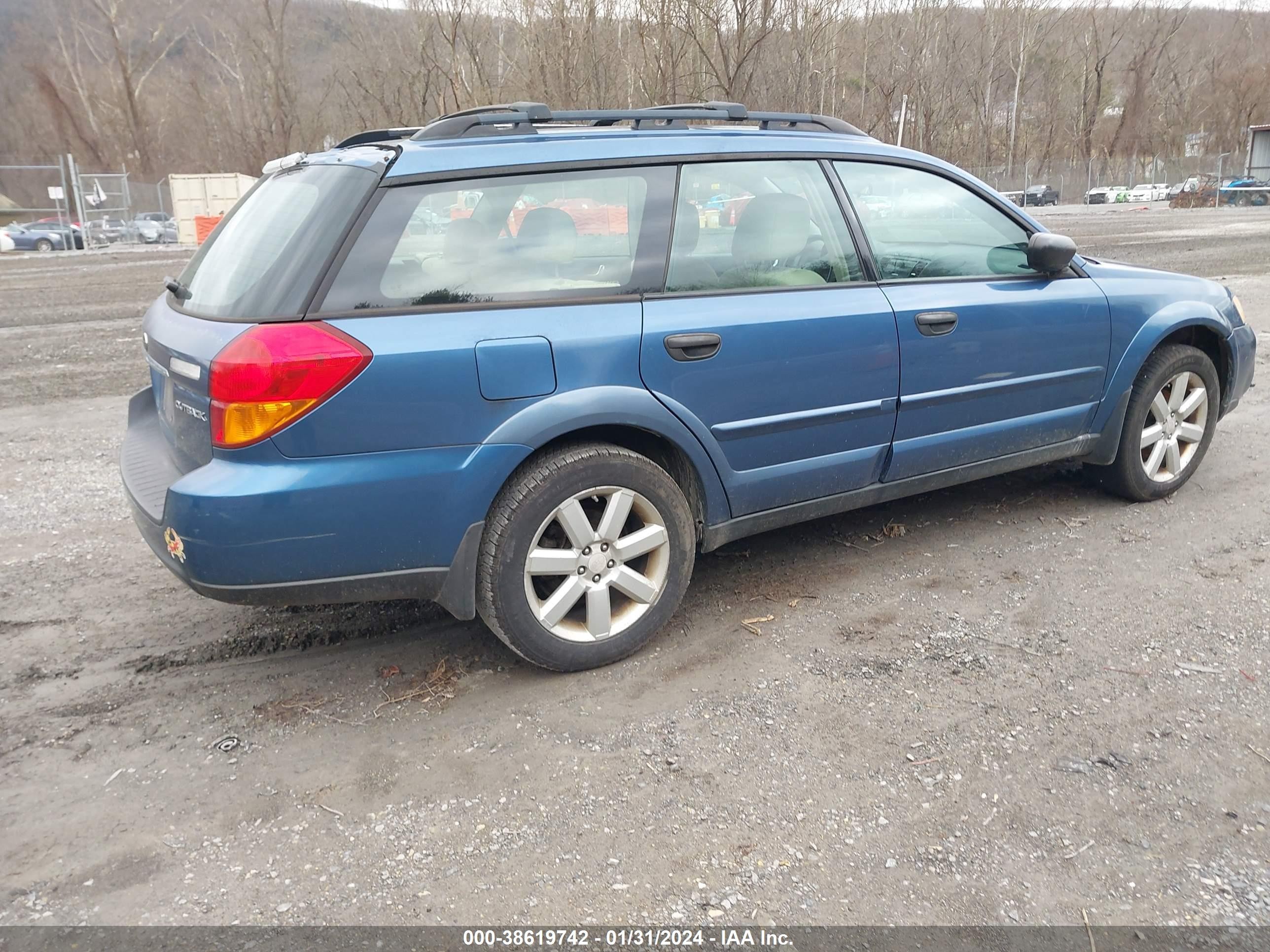 Photo 3 VIN: 4S4BP61C177311868 - SUBARU OUTBACK 